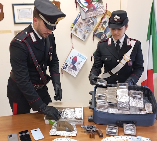 carabinieri sequestro anzio 4 ilmamilio