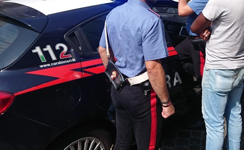 In giro per la Casilina con uno motociclo rubato: 33enne denunciato dai  Carabinieri