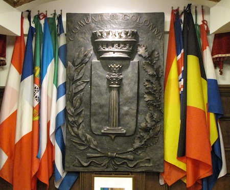 comune colonna scultura stemma ilmamilio