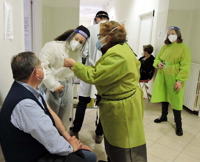 VIDEO - Castelli Romani | I medici di famiglia partono col vaccino. Le  prime immagini delle somministrazioni