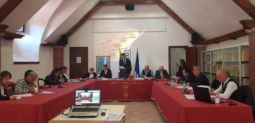 Monte Compatri, il Comune: il consiglio dice No alle antenne. Approvata  mozione su colonnine per veicoli elettrici