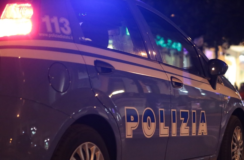 Botte, minacce ed insulti ad una donna: 38enne arrestato dalla polizia di  Frascati