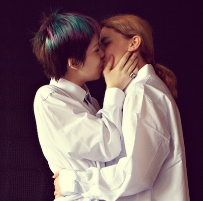 bacio lesbo ilmamilio