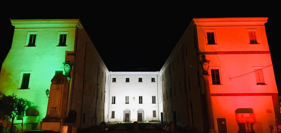 Coronavirus, Zagarolo illumina con il tricolore Palazzo Rospigliosi