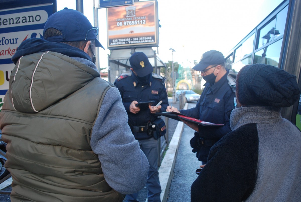 Albano | Controlli Green Pass della Polizia: sanzione per 5 persone e un  negozio