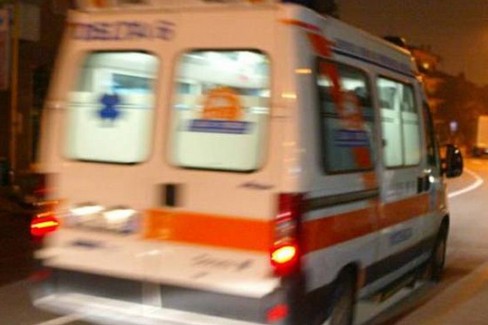 Roma | Ambulanze ferme per ore negli ospedali: l'emergenza continua