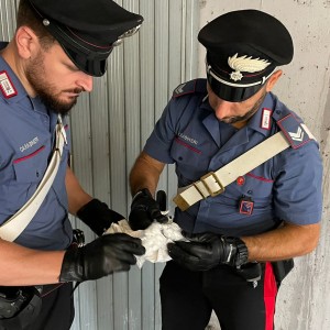 Carabinieri Compagnia di Frascati impegnati a Tor Bella Monaca: 2 arresti, 6 denunciati e oltre 300 dosi di droga sequestrate
