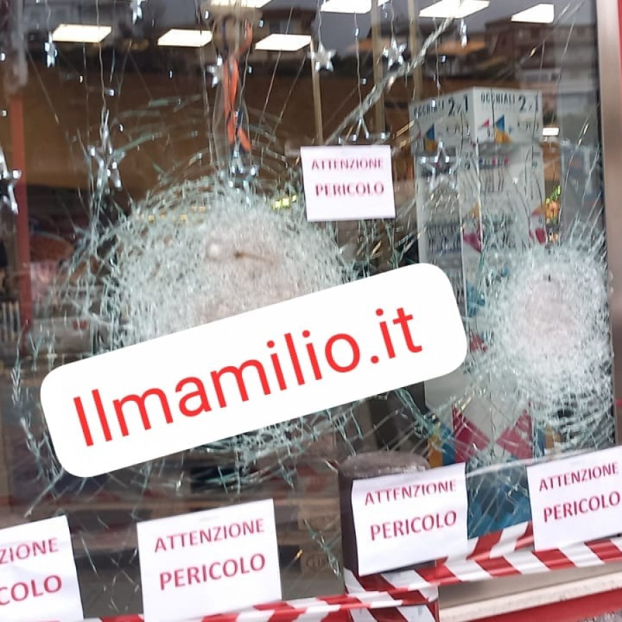 Velletri | Tentano il colpo al supermercato, intervento di una guardia giurata li mette in fuga