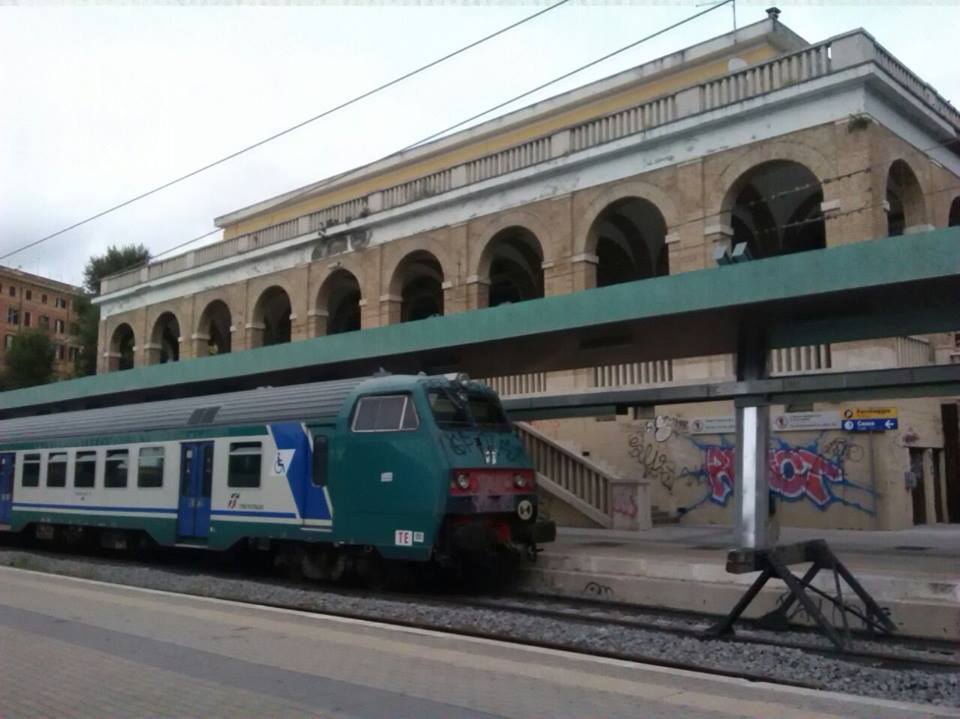 La stazione di Frascati è abbandonata: ma il capotreno non guarda in faccia  nessuno